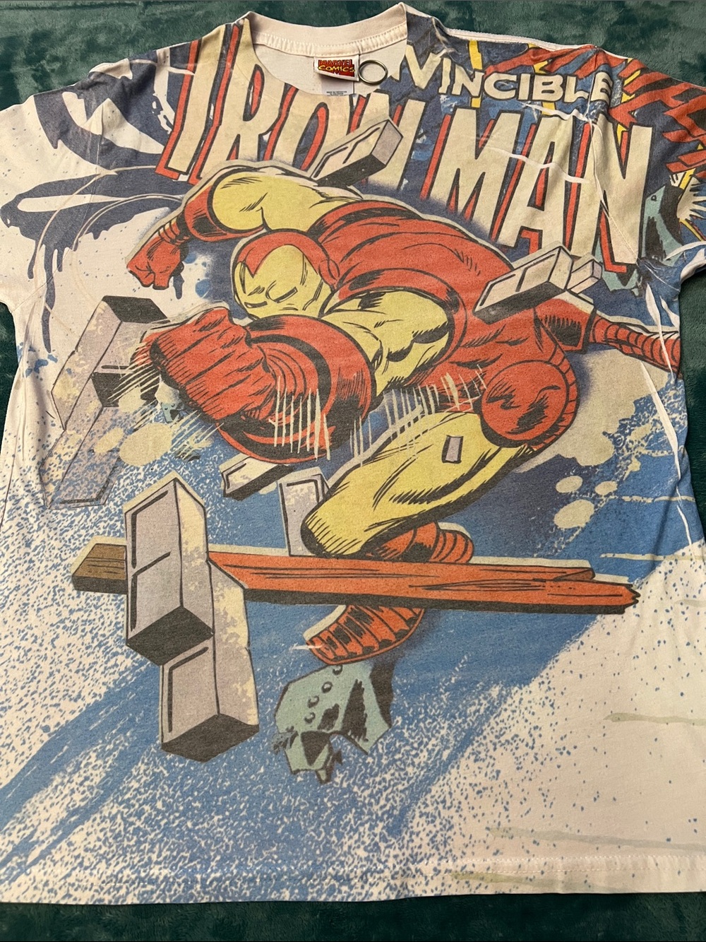 Marvel Comics 2009 iron man  Tee - Red, Yellow, White , perfect condition